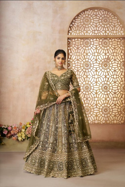 Gorgeous bridal lehenga for mehendi with thread work