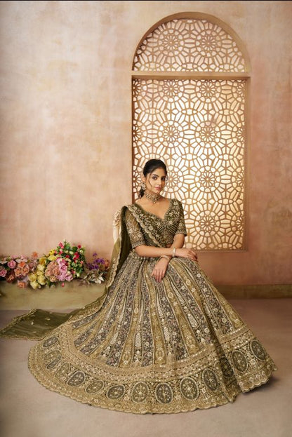 Gorgeous bridal lehenga for mehendi with thread work