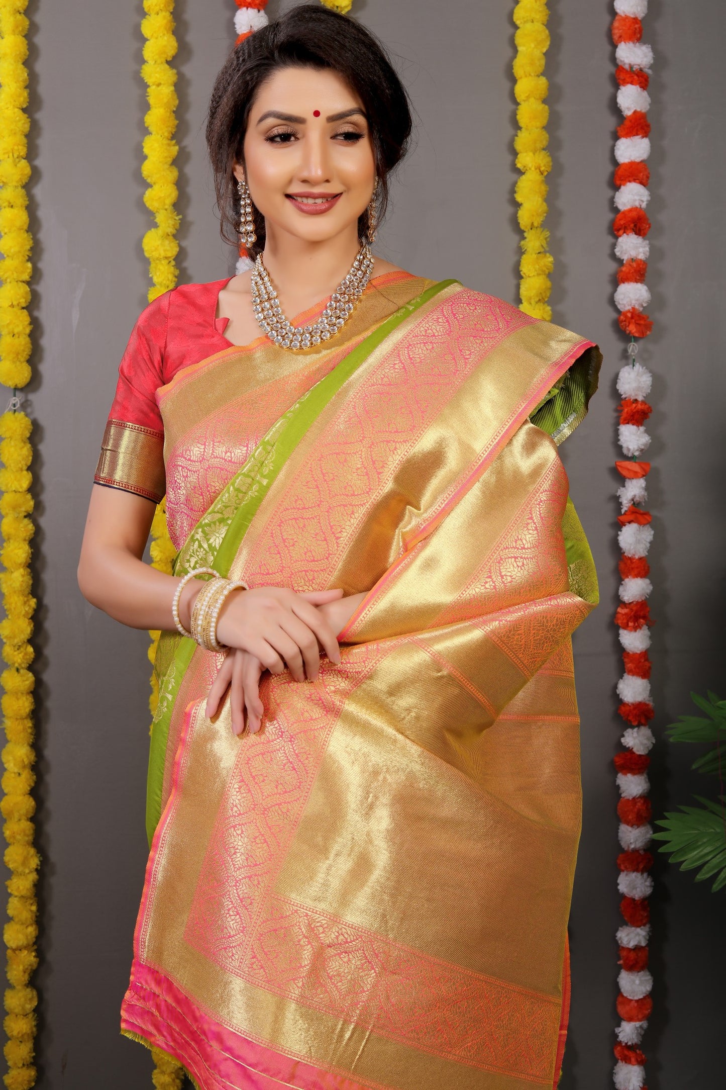 Green Woven Design Pure Silk Banarasi Saree With Blouse