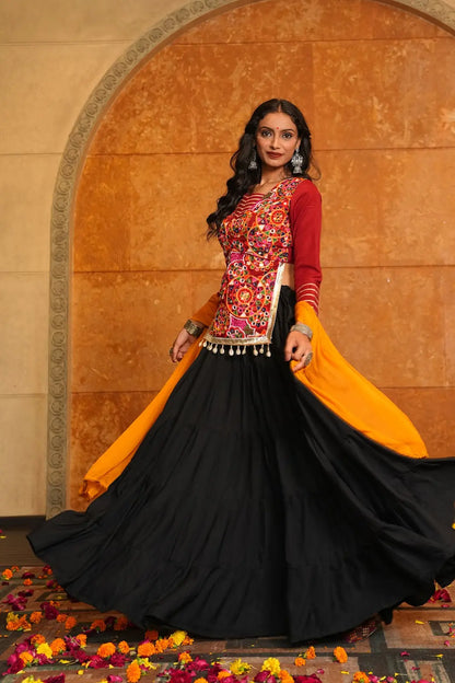 Traditional Navratri Lehenga Choli Set for Garba & Dandiya