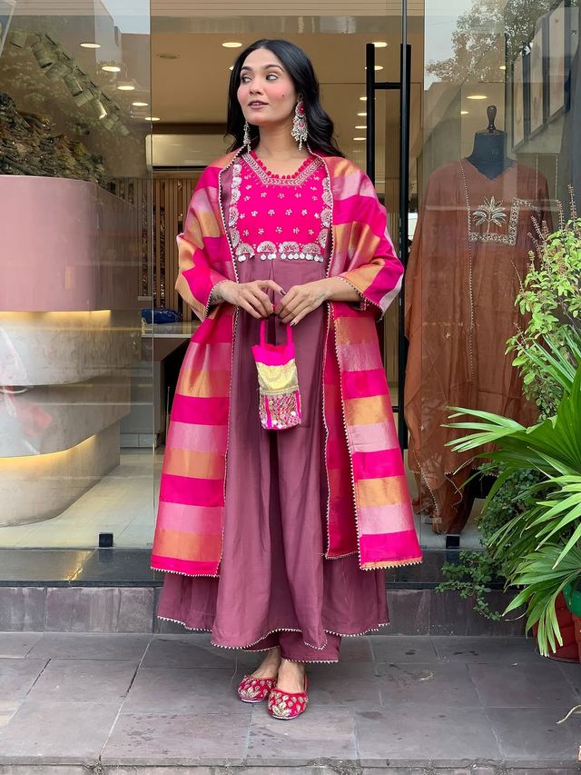 Onion Color Silk Blend Fabric Designer Partywear Salwar Kameez