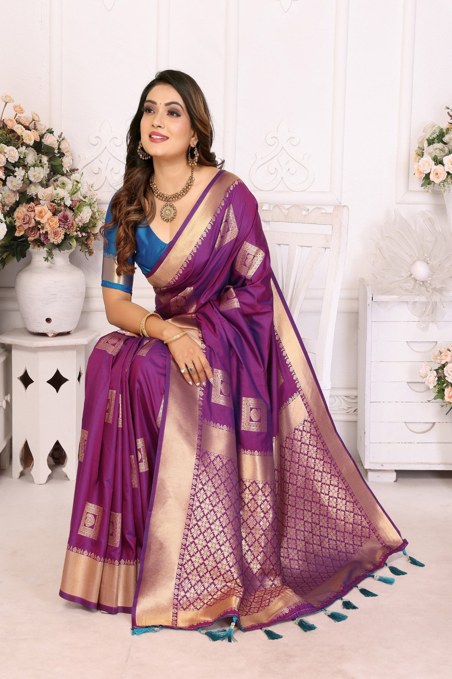 Purple Soft Silk With Zari Weaving Borders Saree With Blouse
