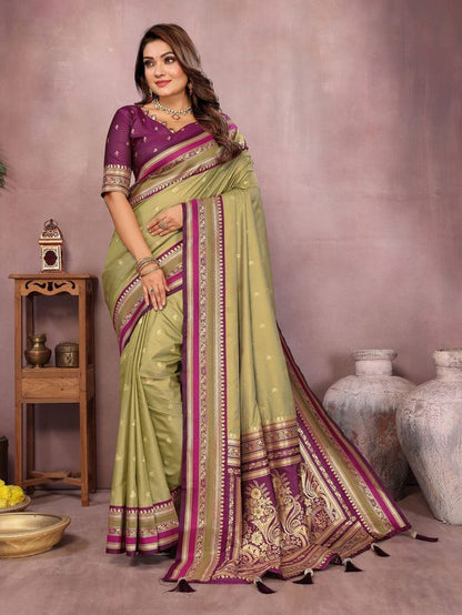 Green Color Handloom Silk Fabric Jacquard Weaving Designer Partywear Saree