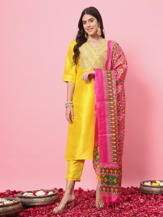 Yellow Color Silk Blend Ethnic Fancy Partywear Suit With Classy Looks