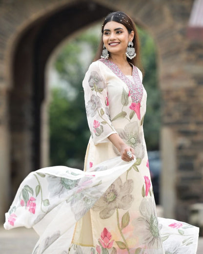 Women's Georgette Fabric Straight Kurta, Pant and Dupatta Set