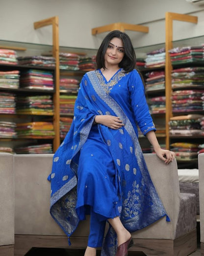 Blue Color Silk Blend Fabric Elegant Salwar Kameez