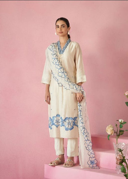 Women's Gorgeous Viscose Rayon Thread Work Straight Kurta with Pant And Dupatta Set