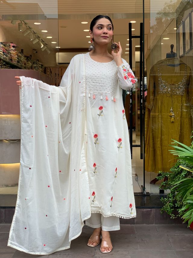 Off WhiteColor Chanderi Silk Fabric Designer Embroiderd Stitched Suit
