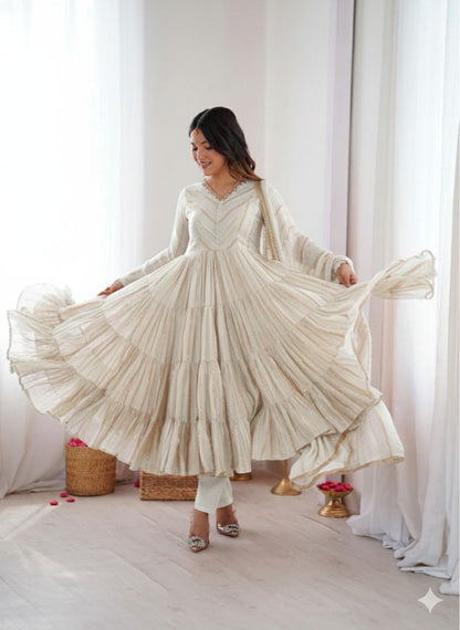white anarkali kurta set off white anarkali suit, new fashion kurta set best selling anarkali kurta viral kurta set