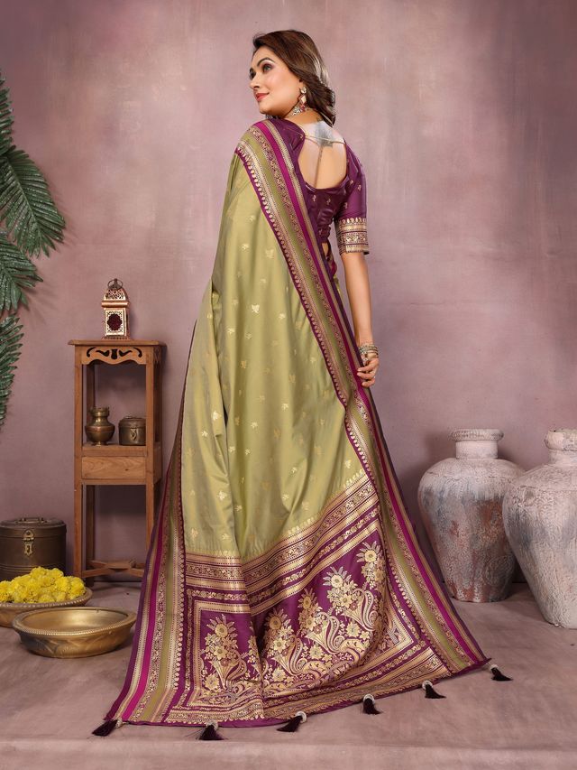 Green Color Handloom Silk Fabric Jacquard Weaving Designer Partywear Saree