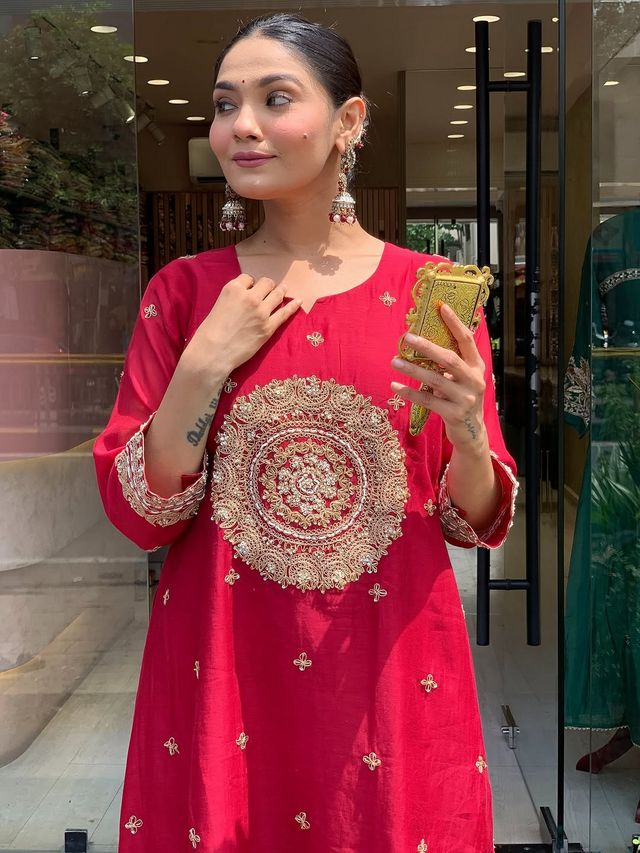 Red Color Silk Blend Fabric Designer Partywear Salwar Kameez