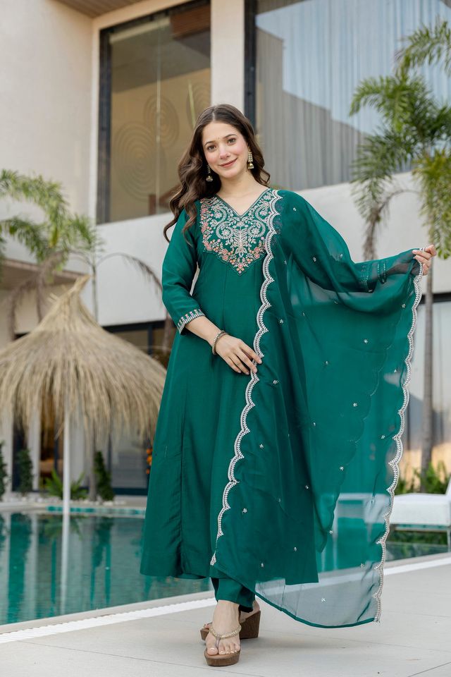 Rama Chinon Fabric Beautiful Graceful Ceremonial Kurta Set