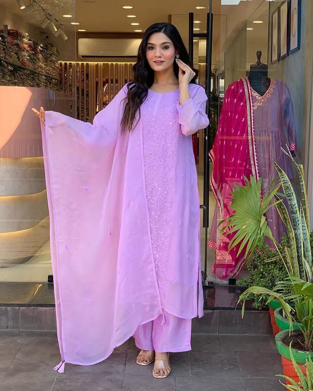 Lavender Color Georgette Fabric Elegant Salwar Kameez