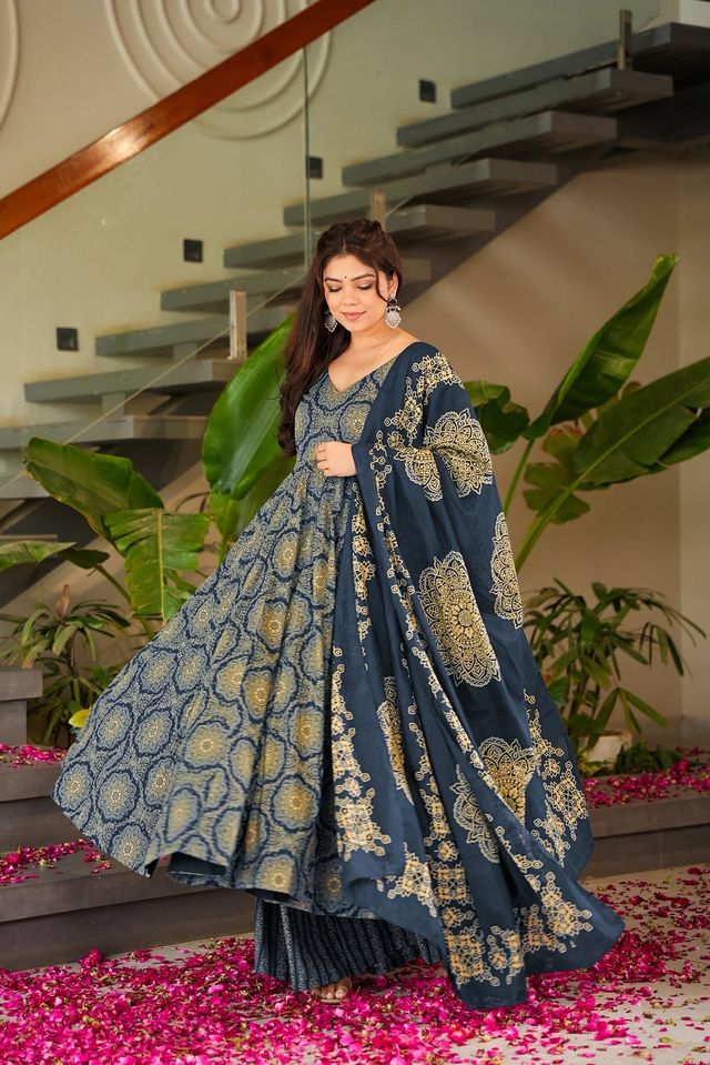 Teal Color Muslin Fabric Designer Digital Printed Palazzo Suit