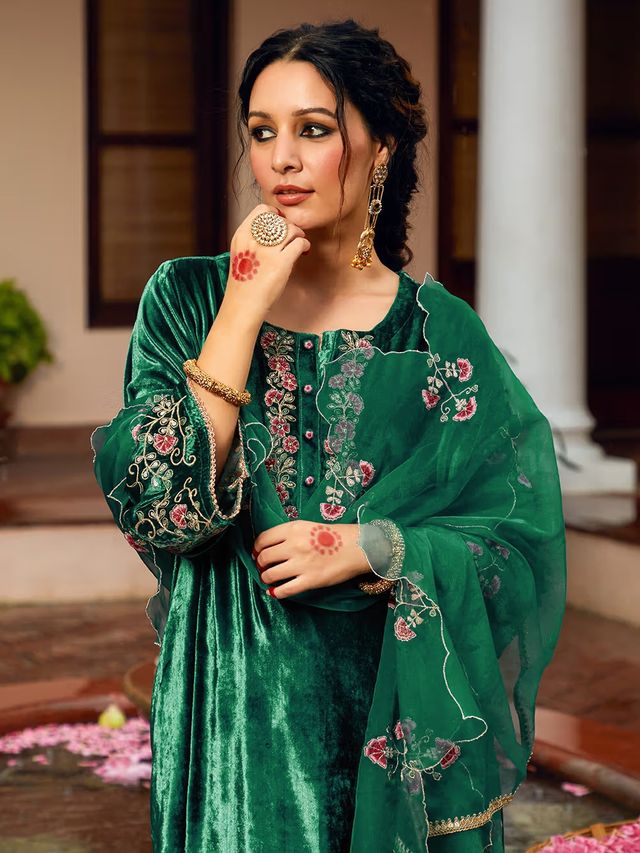 Green Color Beautiful Winters Special Velvel Salwar Kameez