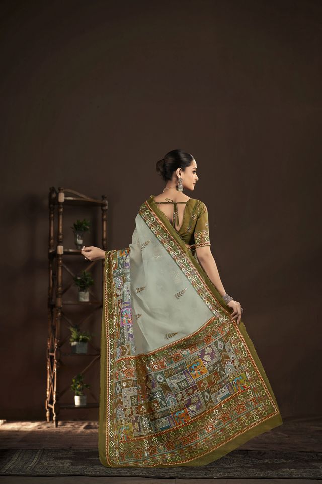 Pista Color Crepe Silk Fabric Designer Foil Printed Saree