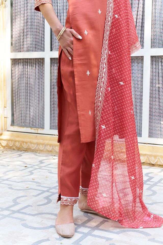 Peach Color Silk Blend Fabric Beautiful Embroidered Kurta Set With Dupatta