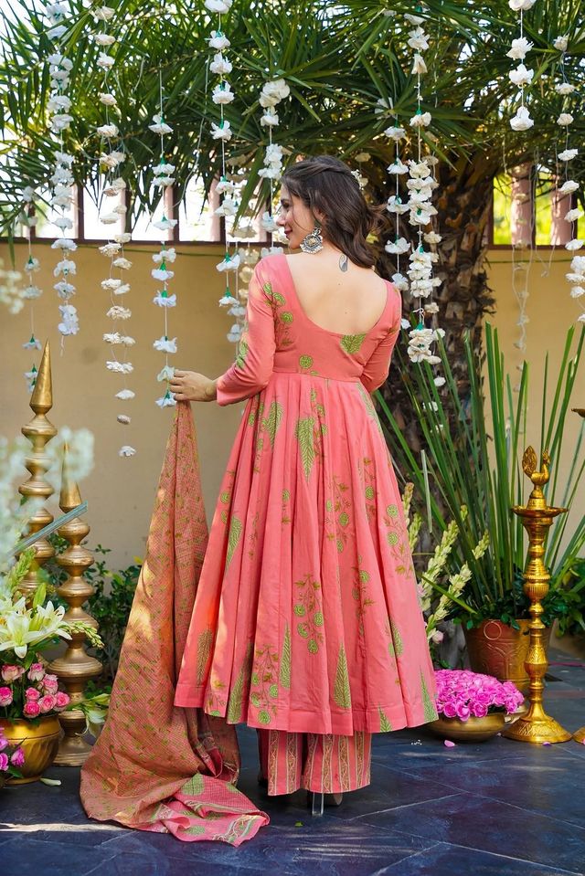Pink Color Muslin Fabric Designer Digital Printed Palazzo Suit