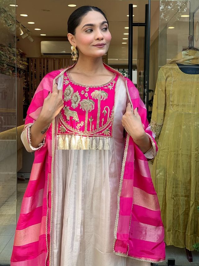 Cream Color Silk Blend Fabric Elegant Salwar Kameez