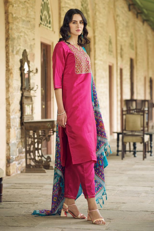 Pink Color Silk Blend Ethnic Fancy Partywear Suit With Classy Looks