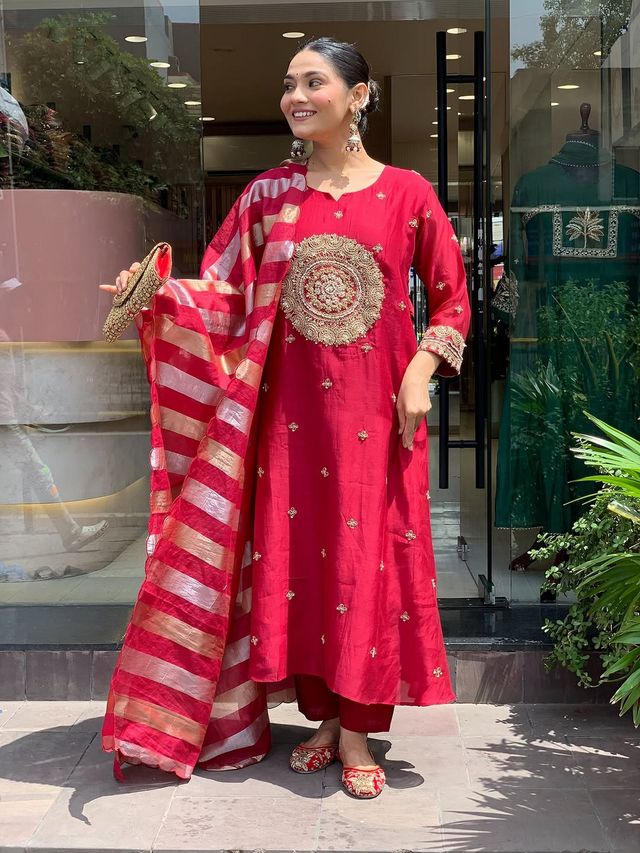 Red Color Silk Blend Fabric Designer Partywear Salwar Kameez