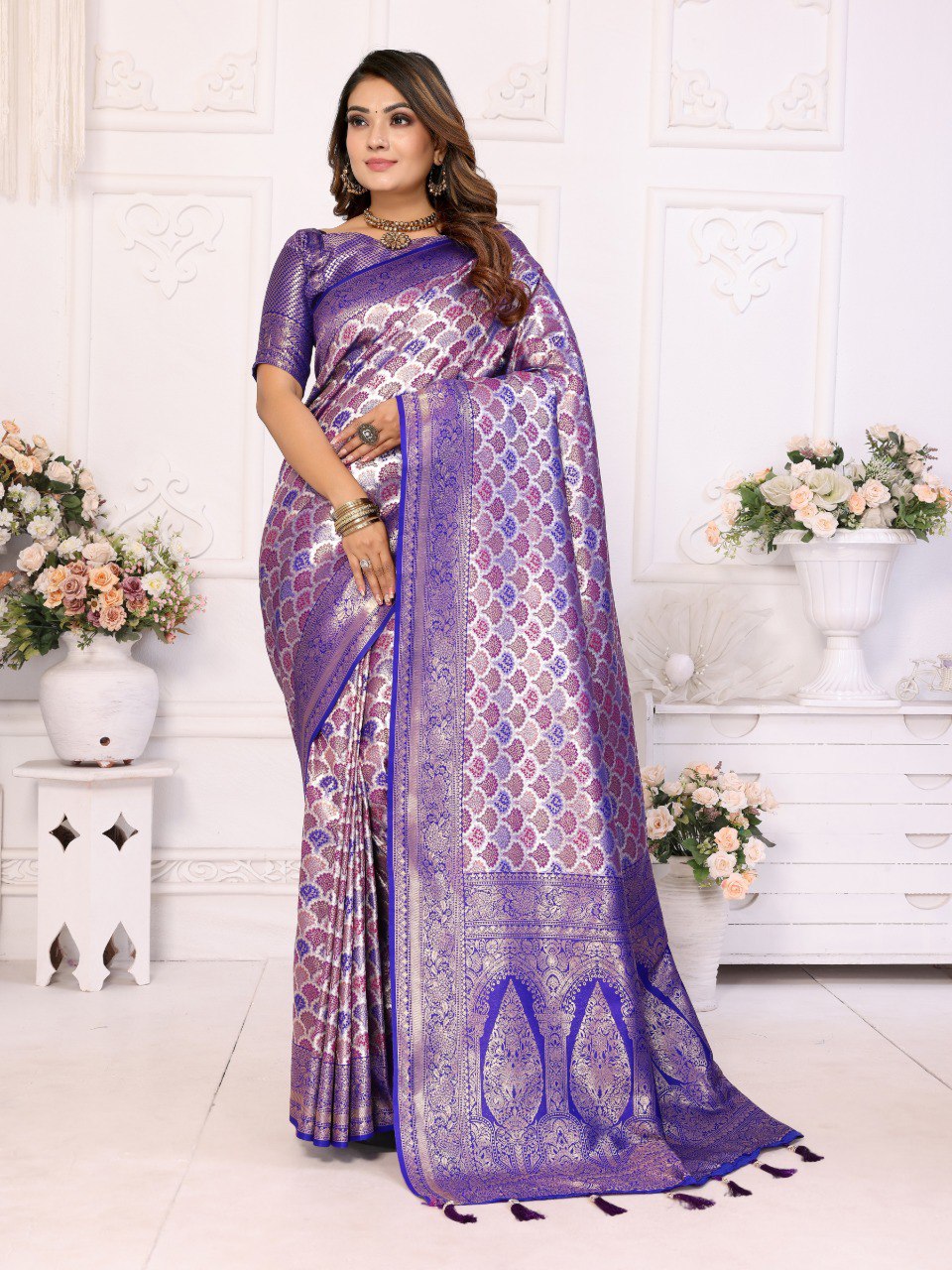 Lavender Banarasi Chaturi Silk with Weaving Saree With Blouse
