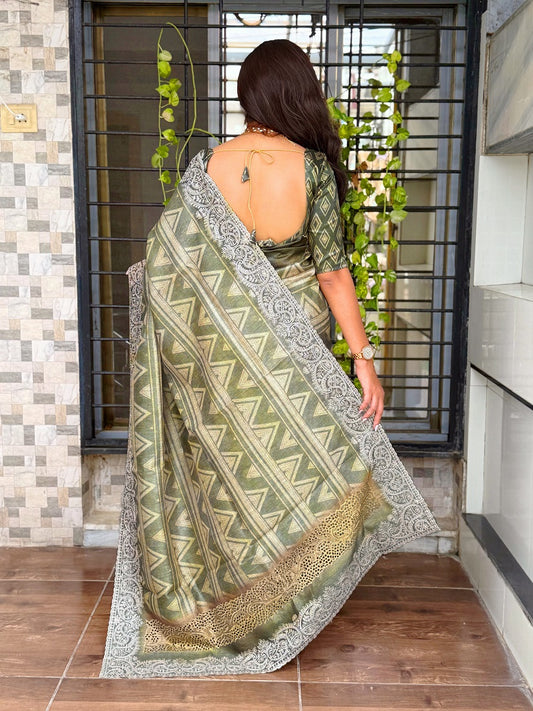 Pista Kashmiri Style Digital Printed Saree With Unstitched Blouse