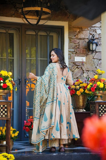 Off White Color Muslin Fabric Designer Digital Printed Palazzo Suit