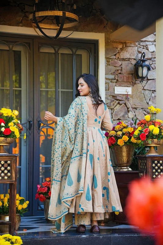 Off White Color Muslin Fabric Designer Digital Printed Palazzo Suit