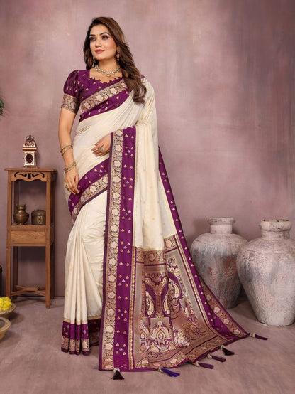Off White Color Handloom Silk Fabric Weaving Designer Ethnic Partywear Saree