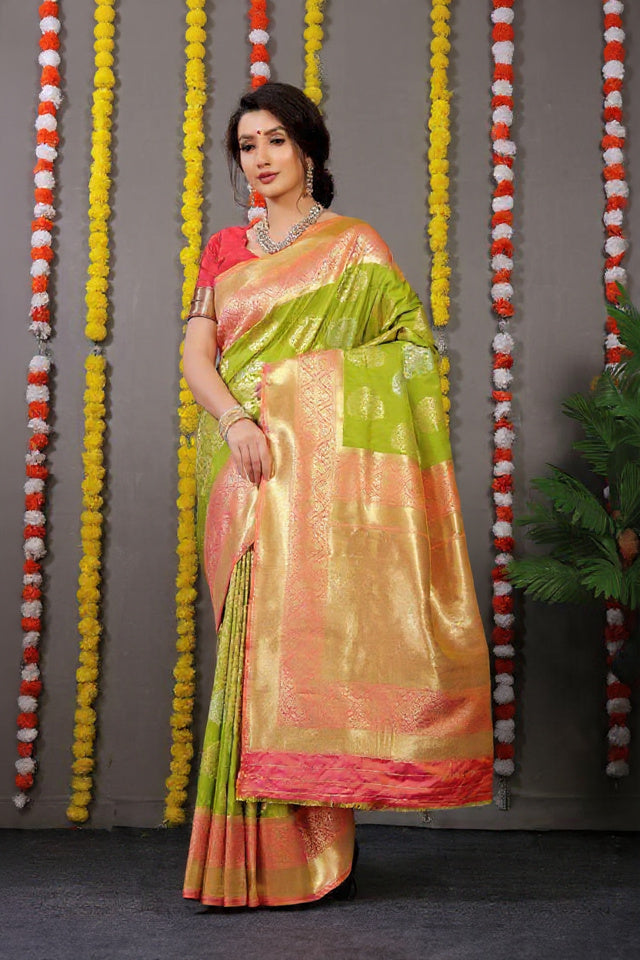 Green Woven Design Pure Silk Banarasi Saree With Blouse