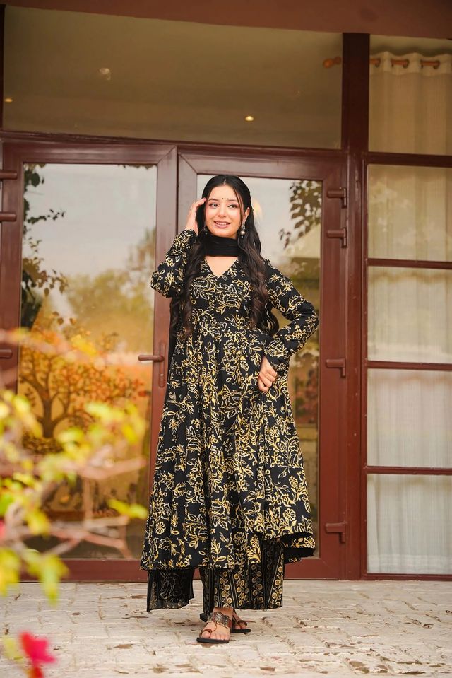 Black Color Muslin Fabric Designer Printed Readymade Ceremonial Palazzo Dress