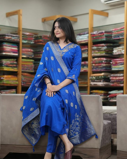 Blue Color Silk Blend Fabric Elegant Salwar Kameez