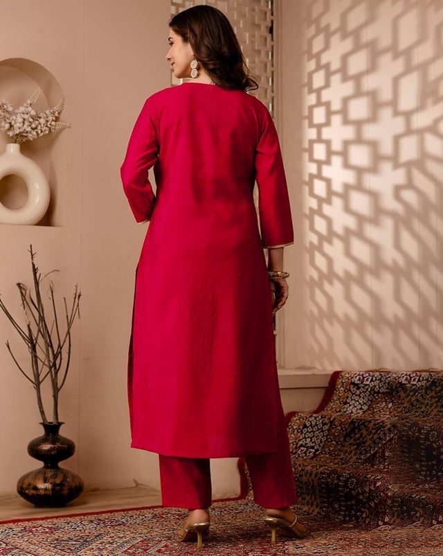 Red Color Ethnic Silk Blend Fabric Readymade Kurta Set With Dupatta